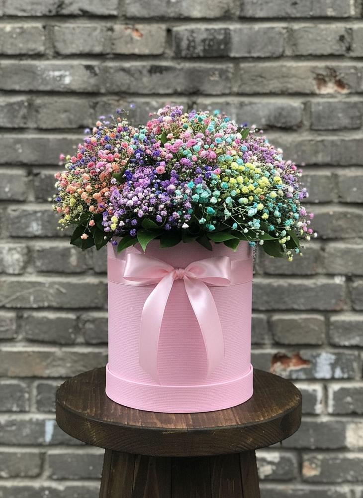 Цветочная композиция из Гипсофила и Розы в шляпной коробке в Терской