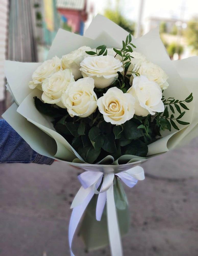 Букет Белые розы Проуд в Терской