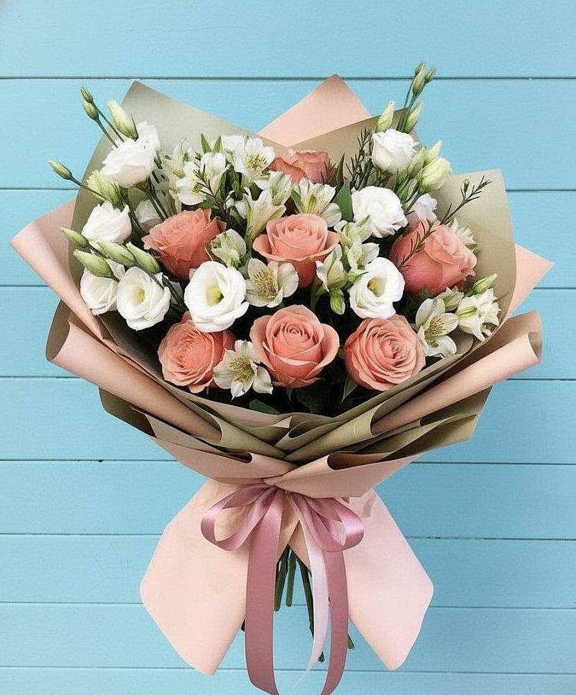 Букет цветов из: Розы, Альстромерии и Лизиантусы в Терской
