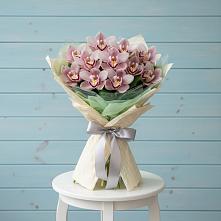 Букет цветов из:  Орхидеи и Розы в Терской