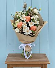 Букет цветов из:  Альстромерии, Лизиантусы, Розы и Хризантемы #REPLACE_PRED# Терской