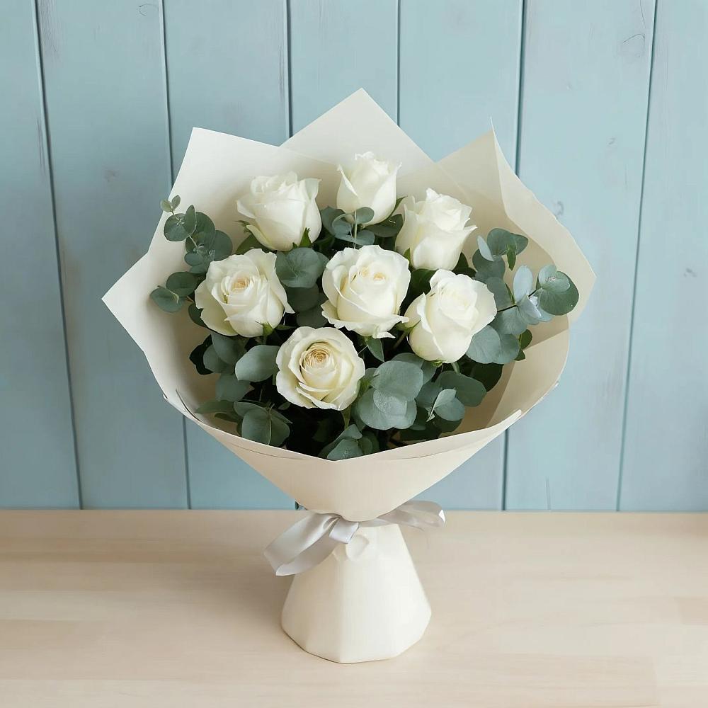 Букет Белые розы в Эвкалипте в Терской